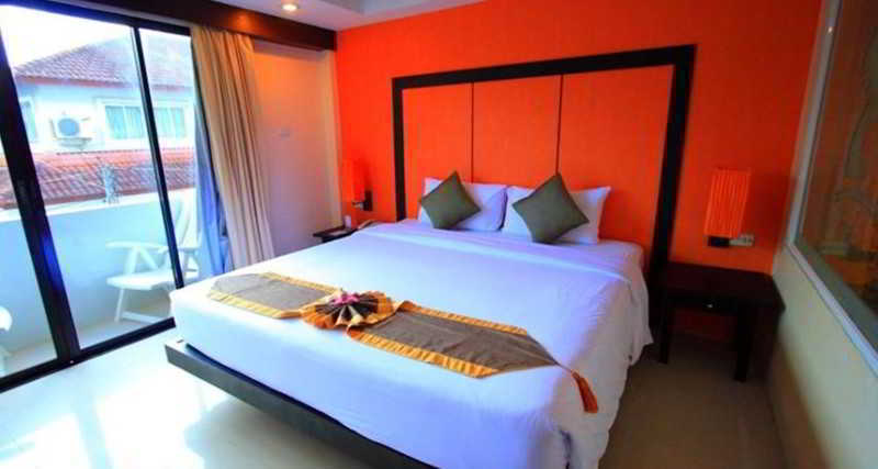 The Royal Palm Beach Front Patong Buitenkant foto